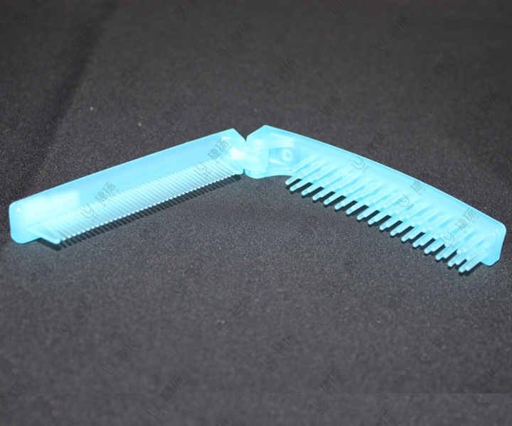 Light blue hotel Comb