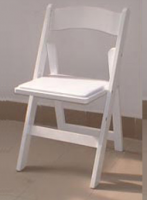 white folding chair