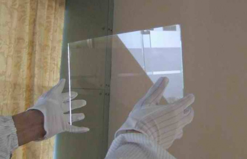 Clear float glass