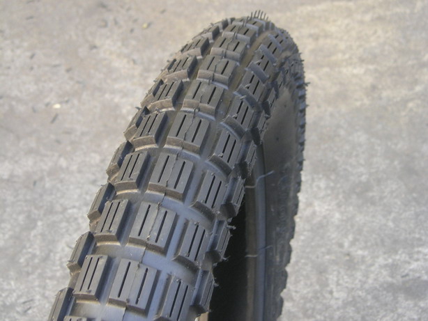 Motorcycle tire