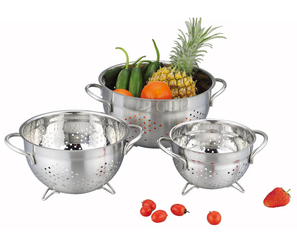 Stainless steel colander