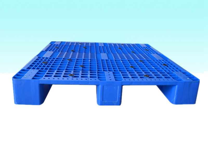 plastic pallet