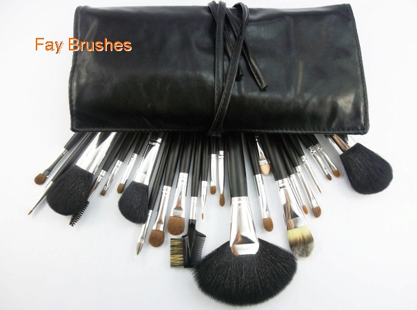 cosmetic brush