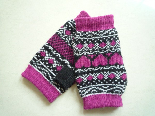 Knit gloves